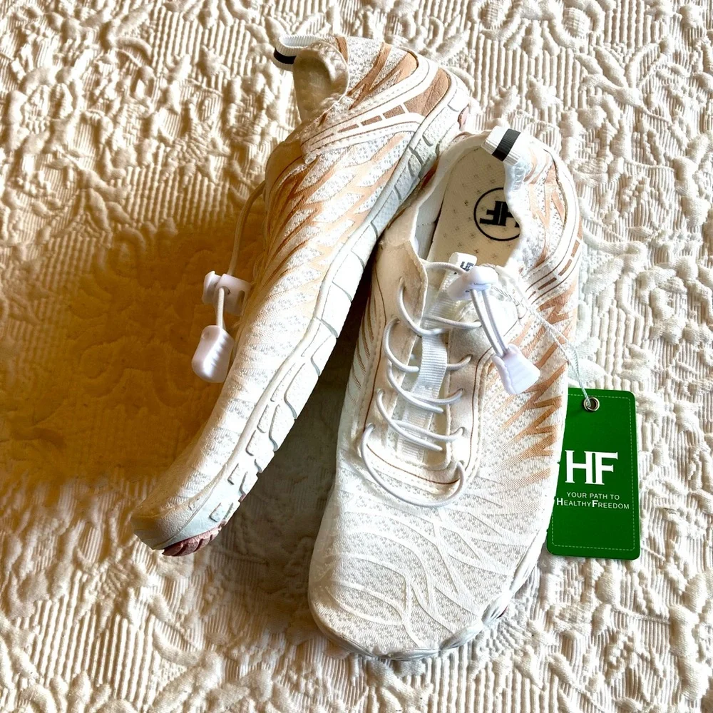 NEW HIKE Women’s Shoes - Picture 3 of 11